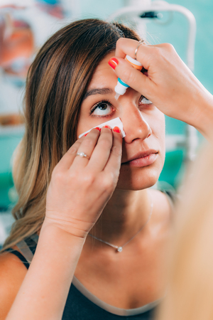 Natürliche Schönheit ab 50: Sanfte Pflege und Make-up aus Deutschland