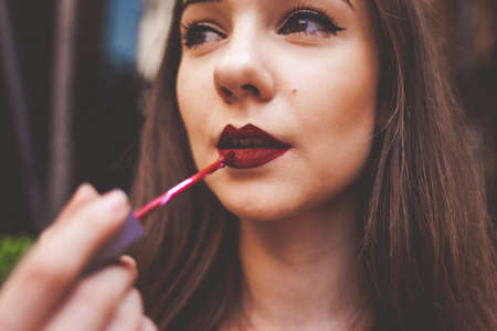 Augenbrauen stylen: Deutsche Trends und Einfluss des Face Framing