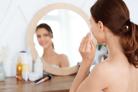 Anti-Aging-Gesichtspflege abgestimmt auf den deutschen Lebensstil und Klimabedingungen