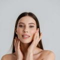 Natürliche Inhaltsstoffe in der deutschen Naturkosmetik: Was steckt wirklich drin?