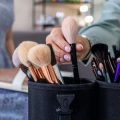 Typische Fehler beim Make-up für Brillenträgerinnen und wie man sie vermeidet