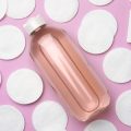 Der Einfluss der Menstruation auf die Intimpflege: Hygieneprodukte, Empfehlungen und Nachhaltigkeit