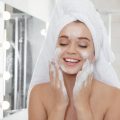 Bart und Gesichtspflege: Wie integriert Mann Bartpflege in die tägliche Gesichtsroutine?