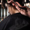 Welche Haarfarben passen am besten zu reifer Haut und grauen Haaren?