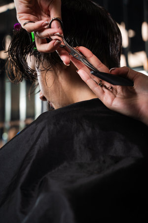 Welche Haarfarben passen am besten zu reifer Haut und grauen Haaren?