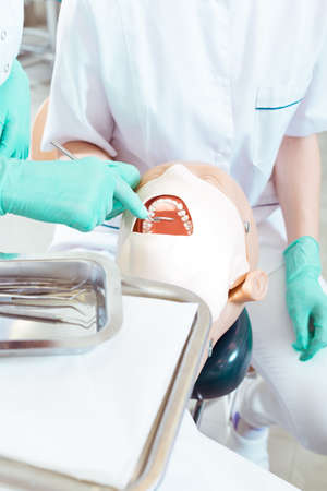 Plastische Chirurgie ab 50: Aufklärung über häufige Irrtümer und Risiken