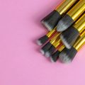 Bartpflege bei problematischer Haut: Deutsche Apothekenprodukte im Test