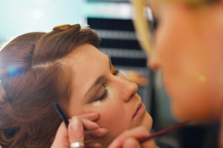 Schnell & unkompliziert: Fünf-Minuten-Augen-Make-up für Vielbeschäftigte