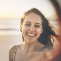 After Sun Produkte: Welche Pflegerituale beruhigen und regenerieren sonnenstrapazierte Haut?