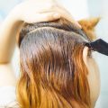 Typische Fehler bei der Haarpflege und Haarstyling, die zu Haarausfall führen können