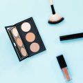 Make-up für Männer mit empfindlicher Haut: Sanfte Produkte und Techniken