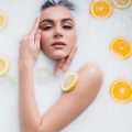 Saisonale Pflege: Bodylotions und Körperöle passend zur Jahreszeit