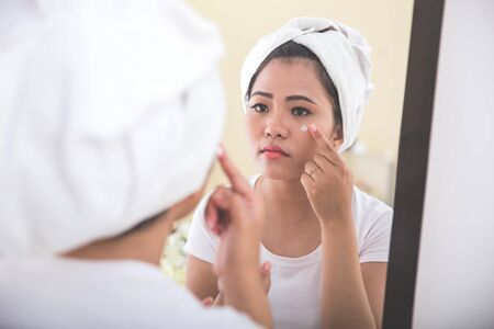 So gelingt das Haarstyling zu Hause: Tipps zur richtigen Handhabung, Zeitersparnis und Langzeitpflege